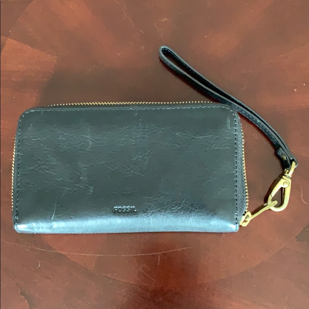 Fossil wristlet
